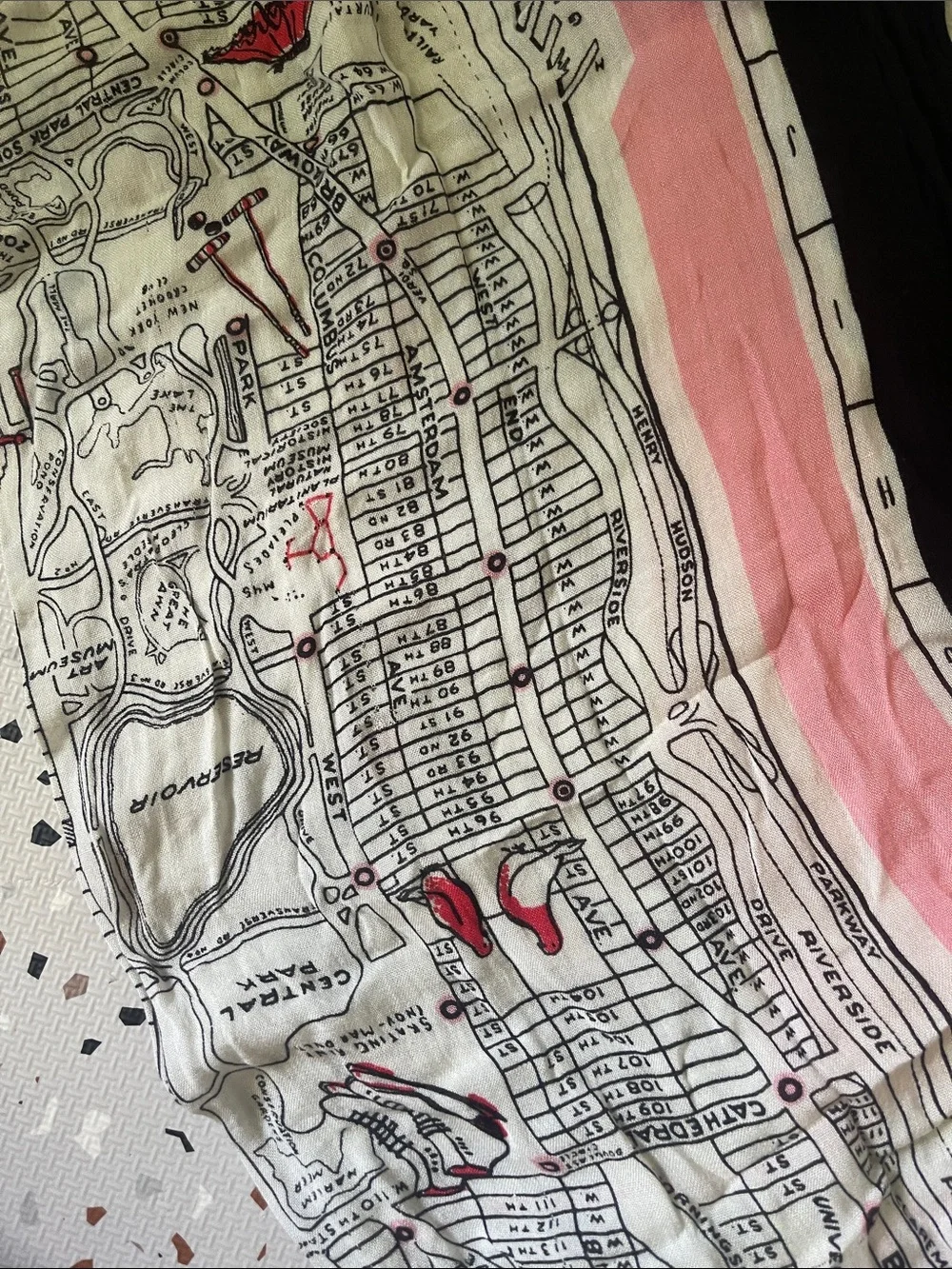 Women's Pink 'New York' Printed scarf / Wrap